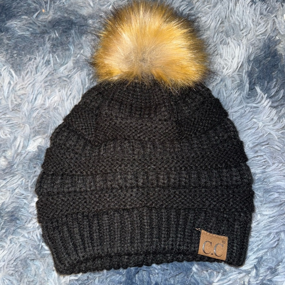 Black Hat w/ Fur Pom
